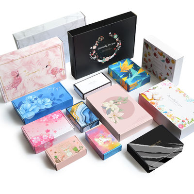 Art Paper 400g acanaló el regalo de empaquetado de papel del traje de la ropa de la caja