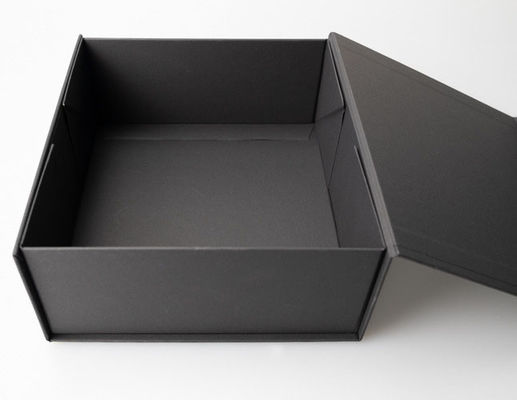157gsm Art Paper Black Gift Box con el empaquetado magnético rígido plegable de la tapa