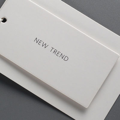 Logotipo de papel a dos caras blanco del cliente de Matte Varnishing Garment Swing Tags