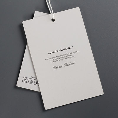 Logotipo de papel a dos caras blanco del cliente de Matte Varnishing Garment Swing Tags