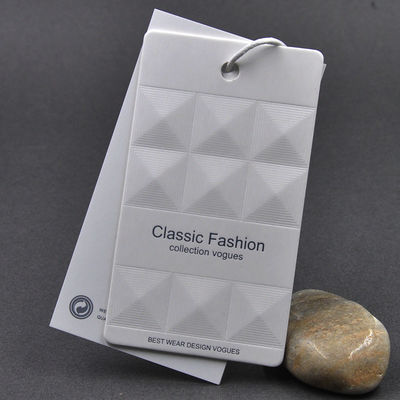El OEM Debossing grabado en relieve DIY personalizó a Hang Tag With String