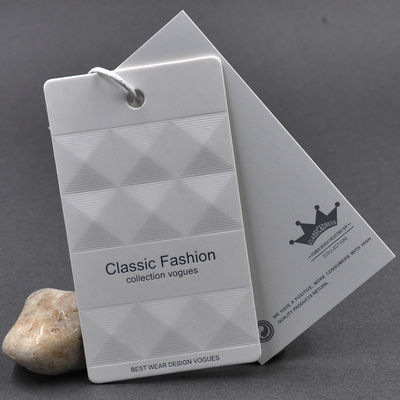 El OEM Debossing grabado en relieve DIY personalizó a Hang Tag With String