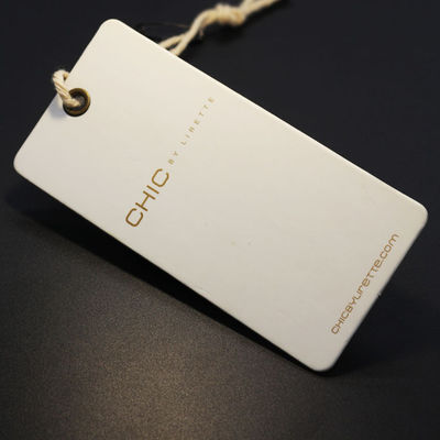 Logotipo 350g Kraft Hang Tags With String de encargo de papel de Debossed