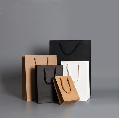Bolsas de papel imprimibles de papel portátiles de la compensación 4C de Kraft para la tienda reutilizable